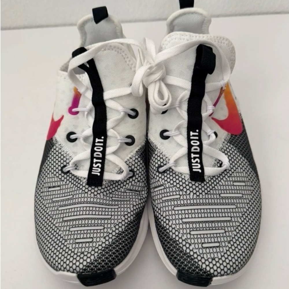 Nike Free Tr 8 Running Sneakers - White, Black, and Pink New Size 7.5